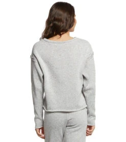 Onzie Cozy Raw Seam Crew Pullover Heather Grey Fleece -Beyond Yoga || Onzie || Marika Sales Store 1740385812515 heathergreyfleece 3a