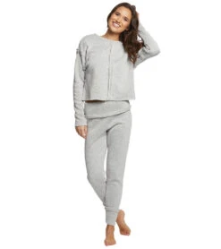Onzie Cozy Raw Seam Crew Pullover Heather Grey Fleece -Beyond Yoga || Onzie || Marika Sales Store 1740385812515 heathergreyfleece 4a