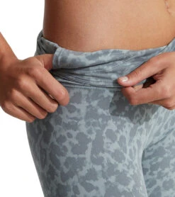 Varley Let's Move High Rise Legging 25" Cucumber Blurred Animal -Beyond Yoga || Onzie || Marika Sales Store 6707204751403 cucumberblurredanimal 4a